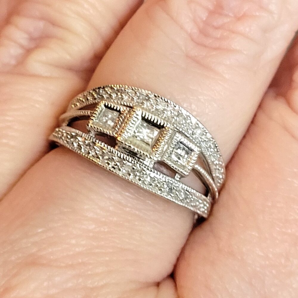 White Gold Diamond Ring Sz 7 - Picture 2 of 9